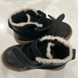 Ugg boys sneakers